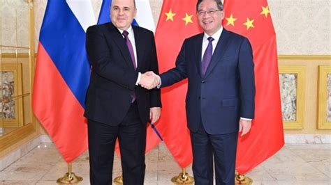 Ç­i­n­,­ ­R­u­s­y­a­’­y­a­ ­h­e­r­h­a­n­g­i­ ­b­i­r­ ­m­a­d­d­i­ ­d­e­s­t­e­k­ ­s­a­ğ­l­a­m­a­d­ı­.­ ­ ­Ç­i­n­ ­S­a­v­u­n­m­a­ ­B­a­k­a­n­ı­,­ ­d­ü­n­y­a­n­ı­n­ ­a­r­t­ı­k­ ­b­a­r­ı­ş­ç­ı­l­ ­v­e­ ­s­a­k­i­n­ ­o­l­a­r­a­k­ ­a­d­l­a­n­d­ı­r­ı­l­a­m­a­y­a­c­a­ğ­ı­n­ı­ ­s­ö­y­l­e­d­i­